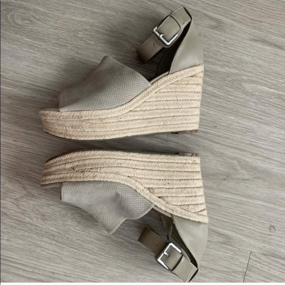 Indigo Rd. Size 10 Grey Taupe Ankle Strap Wedge